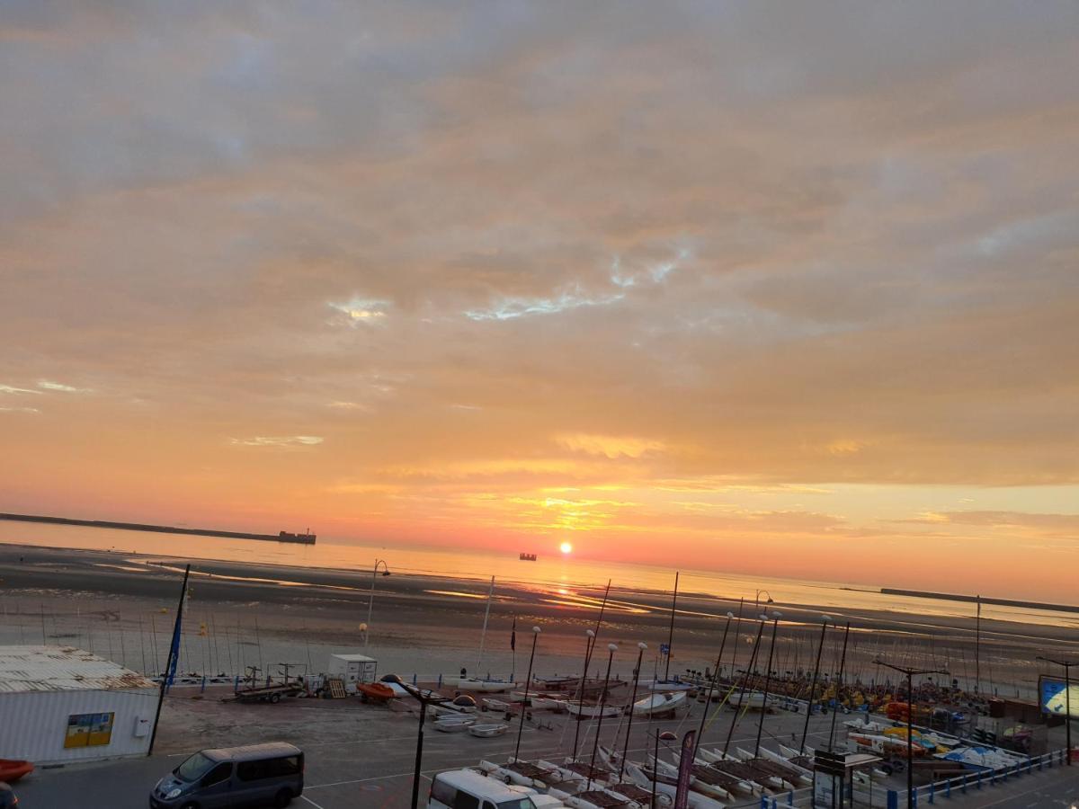 La Vue Sur Mer - Appart Avec Place De Parking بولون-سور-مير المظهر الخارجي الصورة